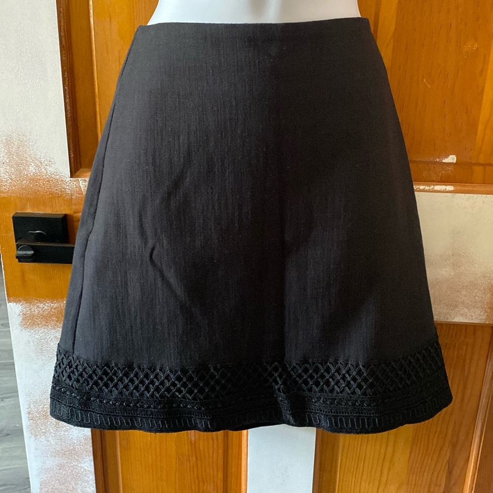 ANN TAYLOR LOFT SKIRT. Size 6